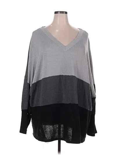 Pre-owned Bloomchic 3/4 Sleeve T-shirt In Gray