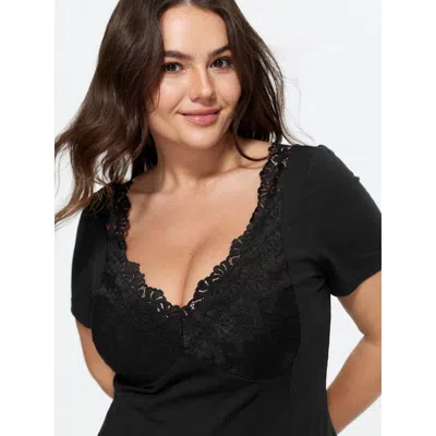 Bloomchic Cotton Lace Trim V-neckline T-shirt In Black