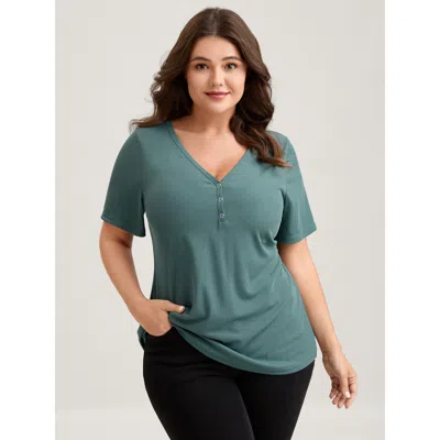 Bloomchic Ribbed Button V-neck Knit T-shirt In Silver