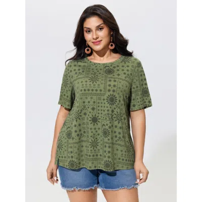 Bloomchic Supersoft Stretch Moon Star Print Crew Neck T‑shirt In Armygreen