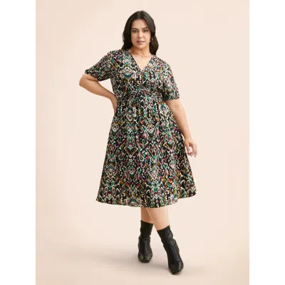 Bloomchic Women's Plus Size Bandana Print V Neck Shirred Gathered Dress Black Tropical Midi Everyday Ruched 30