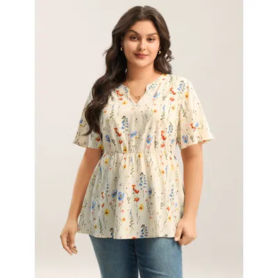 Bloomchic Women's Plus Size Branch Floral Print Notched Collar Blouse Beige Botanical Elegant Short Sleeve V-n In Sand