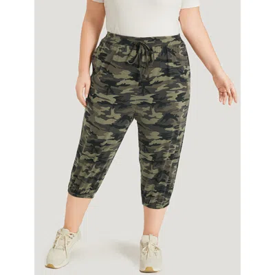 Bloomchic Women's Plus Size Camo Drawstring High Rise Pocket Cropped Sweatpants Armygreen Dailywear 10/m
