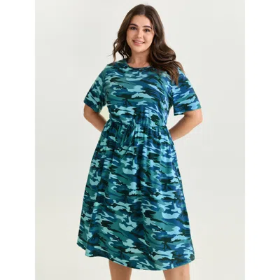 Bloomchic Women's Plus Size Camouflage Print Round Neck Pockets Midi Dress Teal Casual Midi Ruched 10/m In Blue