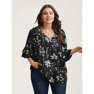 Bloomchic Women's Plus Size Floral Print Ruffled V-neck Shirt Black Floral Elegant Short Sleeve V-neck 14-16/1