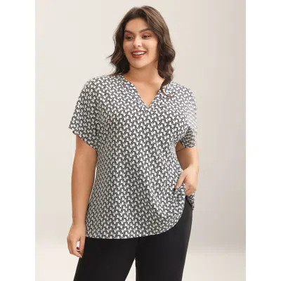 Bloomchic Women's Plus Size Geometric Print Notched Collar Blouse Black Geometric Office Short Sleeve V-notch 