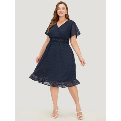 Bloomchic Women's Plus Size Plain Geometric Pocket Wrap Mesh Lace Insert Ruffle Dress Indigo Dailywear Lined 3 In Purple