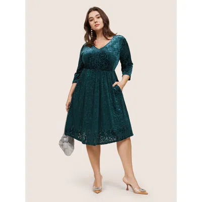 Bloomchic Women's Plus Size Plain Texture Floral Velvet Pocket Dress Emerald Dailywear Velvet 18-20/2x In Green