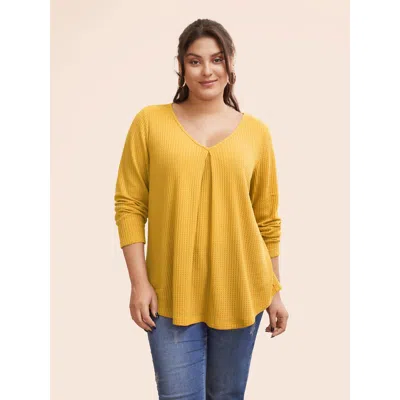 Bloomchic Women's Plus Size Plain Waffle Knit Scoop Neck Plicated Detail T-shirt Mustardyellow Solid Casual Lo