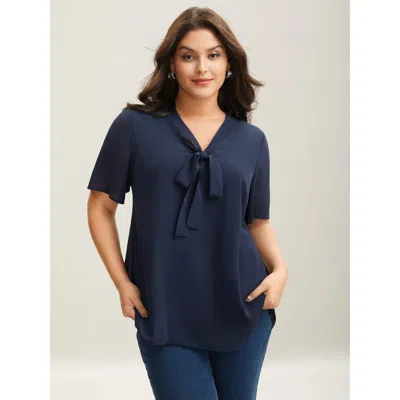 Bloomchic Women's Plus Size Ribbon Collar Placket Lined Blouse Indigo Solid Office Short Sleeve V-neck 10/m In Purple
