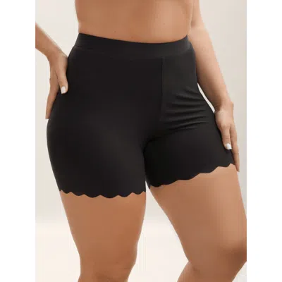 Bloomchic Women's Plus Size Scalloped Trim Stretchy Skinny-fit Leggings Black Casual Skinny Fit Smocked Shorts