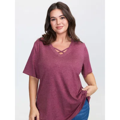 Bloomchic Women's Plus Size Solid Crisscross Neck Contrast Stitch T-shirt Redviolet Solid Casual Short Sleeve 