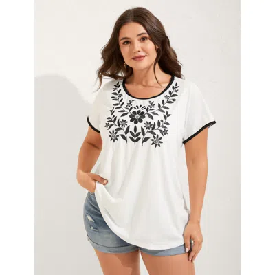 Bloomchic Women's Plus Size Supersoft Floral Embroidered T-shirt Whitesmoke Solid Vacation Short Sleeve Round 