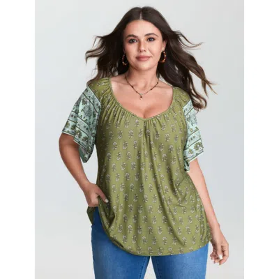 Bloomchic Women's Plus Size Supersoft Floral Print Flared Sleeve Pleated Knit Top Sage Short Sleeve Vacation S In Green