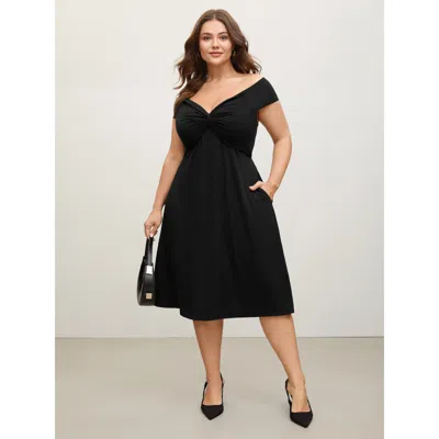 Bloomchic Women's Plus Size Twist Front Off-shoulder Pockets Mini Dress Black Solid Mini Office Twist 30/6x