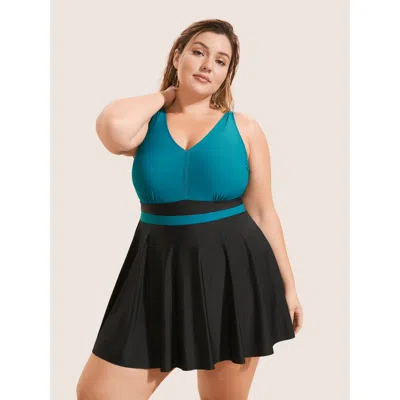 Bloomchic Women's Plus Size V Neck Two Tone Patchwork Swim Dress Emerald Non Colorblock Adaptive-fit 10/m In Green