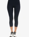 Bloquv Compression Capri Leggings In Black