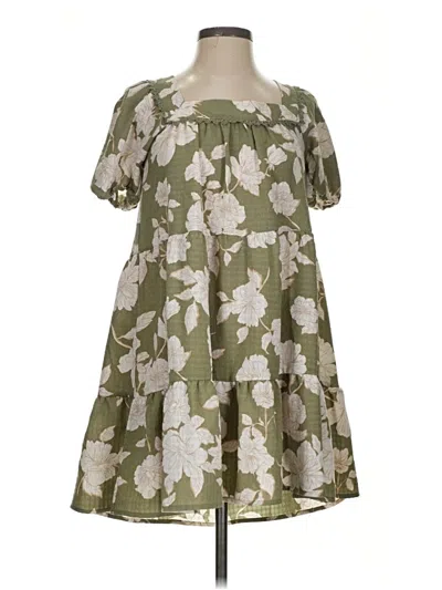 Pre-owned Blu Pepper Casual Dress In Green