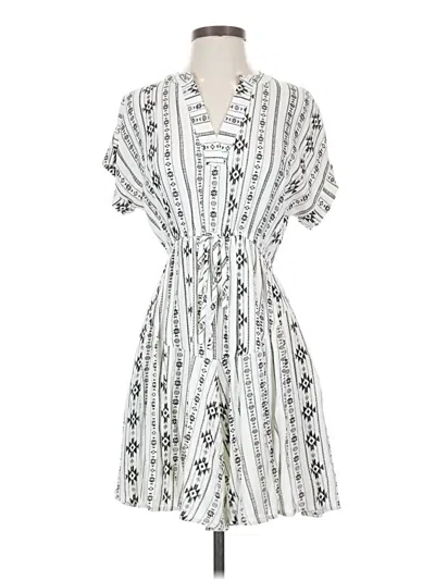 Pre-owned Blu Pepper Casual Dress In White