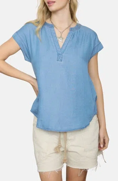 Blu Pepper Chambray Top In Blue