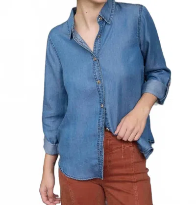 Blu Pepper Collared 3/4 Tab Sleeve Button Down Shirt In Chambray In Blue