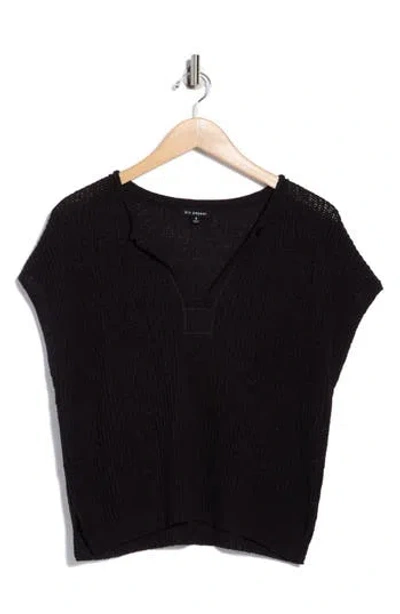 Blu Pepper Open Knit Short Sleeve Top In Black