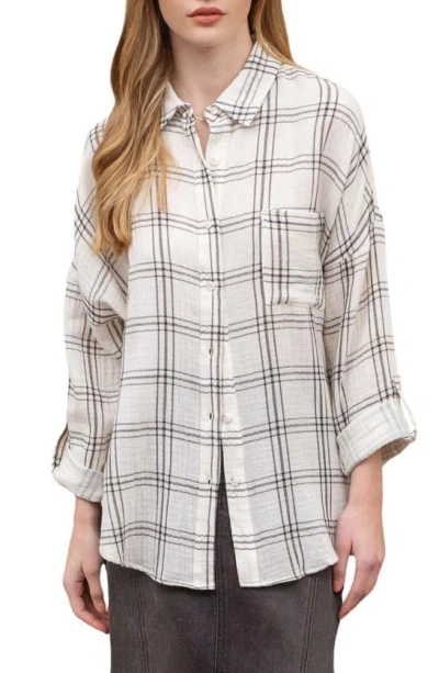 Blu Pepper Oversize Plaid Cotton Button-up Shirt In White