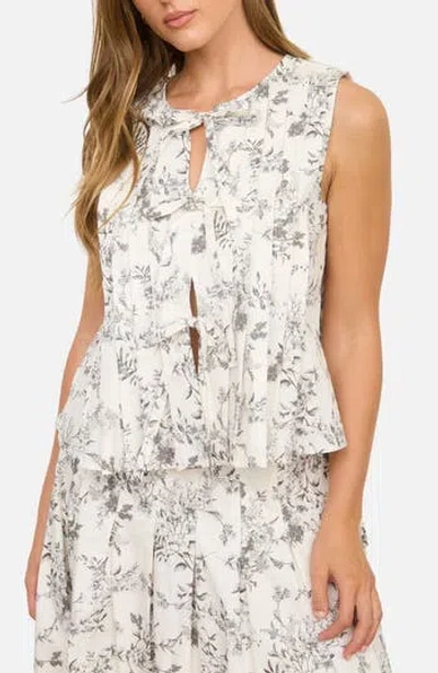 Blu Pepper Pleated Top In Neutral