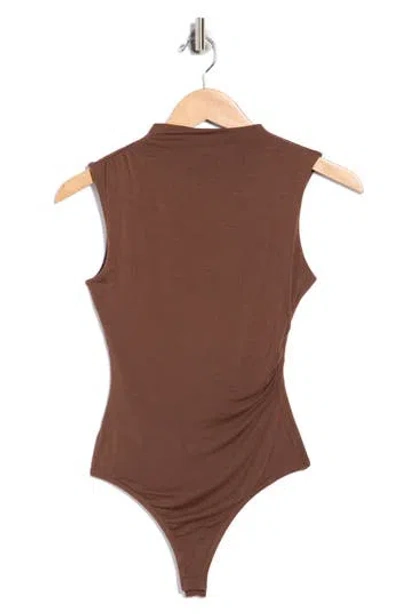Blu Pepper Side Cinched Mock Neck Top In Brown