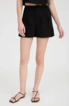 Blu Pepper Solid Pleated Front Shorts In Black