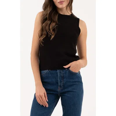 Blu Pepper Solid Sleeveless Sweater In Black