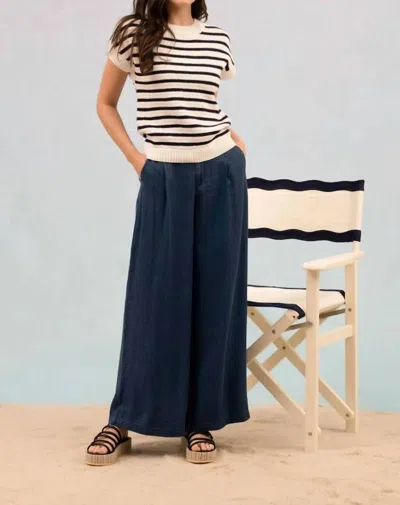 Blu Pepper Stripe Crew Neck Pullover In Black