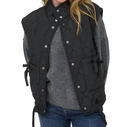 Blu Pepper Tie-detail Snap-button Quilted Puffer Western Vest In Black In Gray
