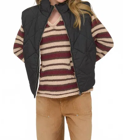 Blu Pepper Women's Quilted Zip Up Fleece Lined Puffer Vest In Black In Multi