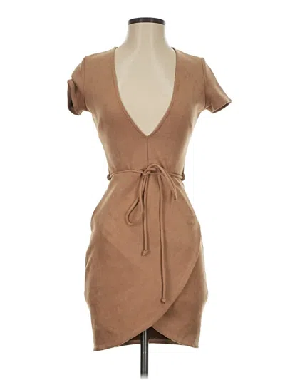 Pre-owned Blue Blush Casual Dress In Tan