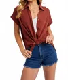 Bluivy Essential Button Up Cotton Shirt In Brick In Red