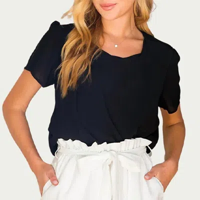 Bluivy High-waisted Scallop Trim Shorts In Black
