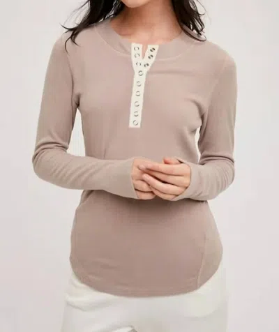 Bluivy Ribbed Henley Knit Top In Latte In Multi