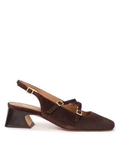 Bobbies Becca Pump In Truffle Brown