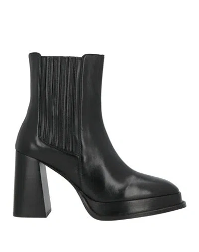 Bobbies Woman Ankle Boots Black Size 6 Lambskin