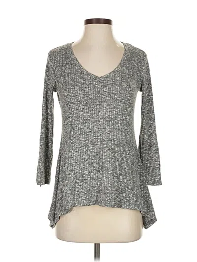 Pre-owned Bobeau 3/4 Sleeve Top Gray V Neck Tops