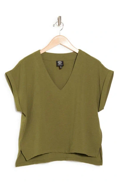 Bobeau Airflow V-neck Top In Olive