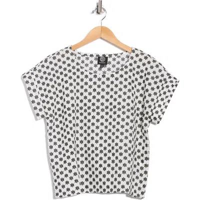 Bobeau Daisy Print Short Sleeve Top In Multi