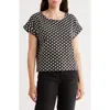 Bobeau Daisy Print Short Sleeve Top In Black