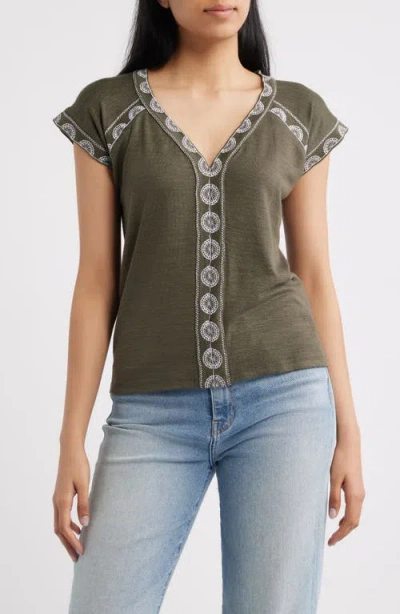 Bobeau Embroidered Detail V-neck Top In Green