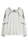 Bobeau Embroidered Raglan Sleeve Top In Neutral