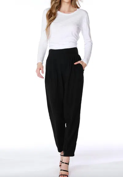 Bobi Pleated Taper Pants In Black