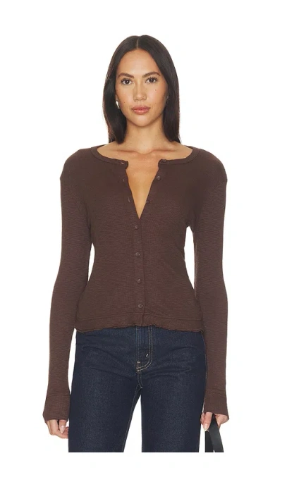 Bobi Ruffle Cardigan In Brown