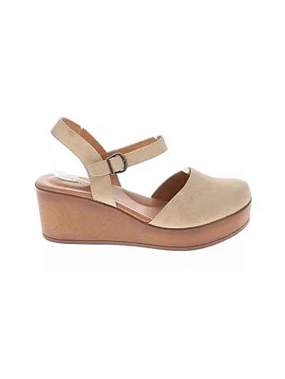 Pre-owned B.o.c. Wedges In Tan