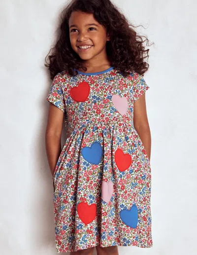 Boden Kids' T-shirt-kleid Mit Applikationen-rosarot Blumenbeet Herzen In Multi